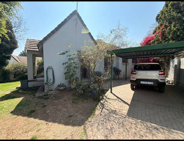 2 BEDROOM CLUSTER FOR SALE IN DOUGLASDALE